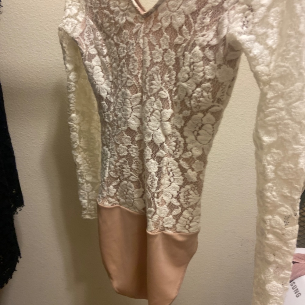 Ella moss lace bodysuit - Picture 2 of 4
